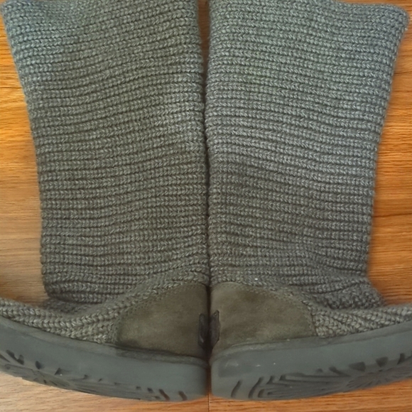 Ugg Womens Knit Boots Size 7 olive Green Warm Fold Over Casual Side Buttons - Picture 3 of 9